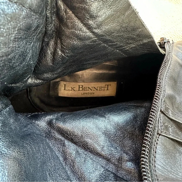 LK BENNETT BLACK LEATHER WITH GOLD TRIM & STRAPS HEELED ANKLE BOOTS SIZE 9 - Picture 7 of 11